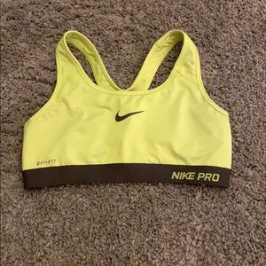 Nike pro sports bra